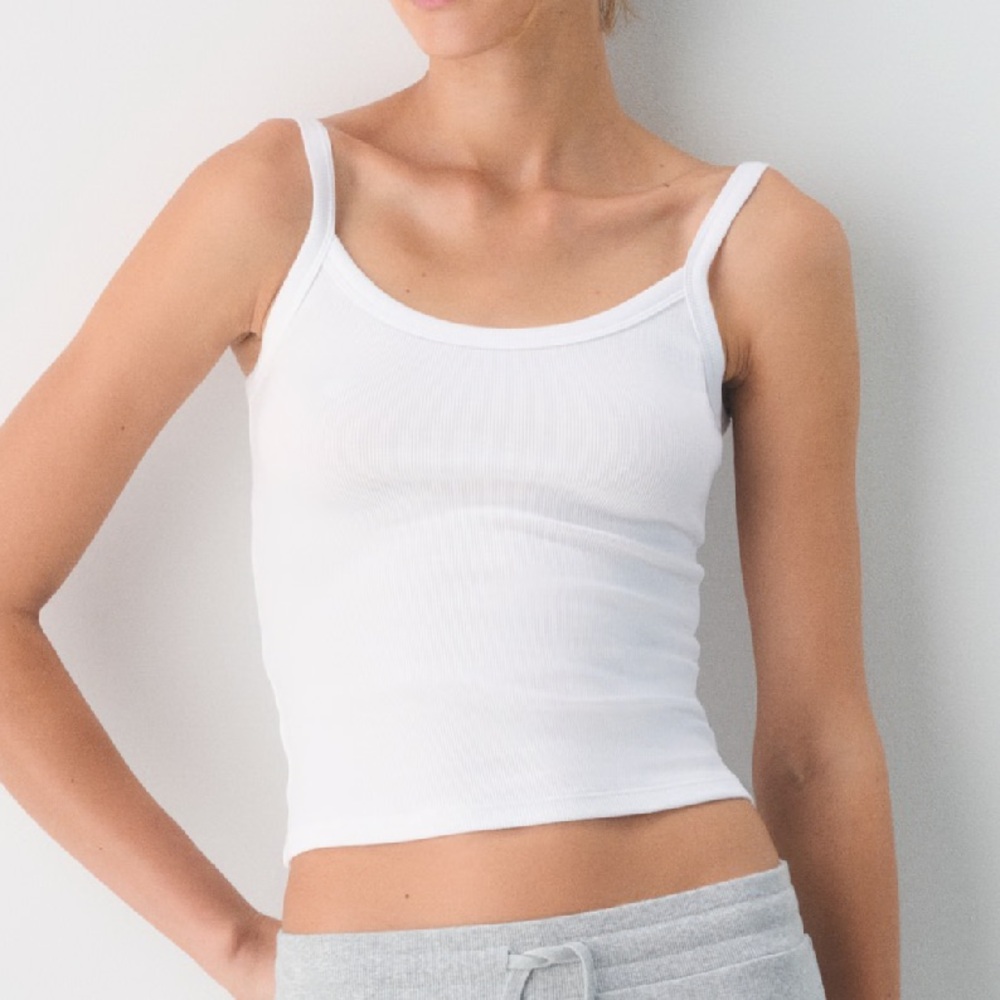 Aritzia scoopneck cami